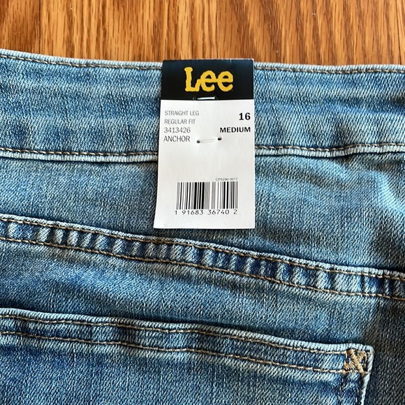 🆕 Lee Regular Fit Straight Leg Mid Rise Secretly Shapes Jeans Size 16 Medium - Picture 8 of 12